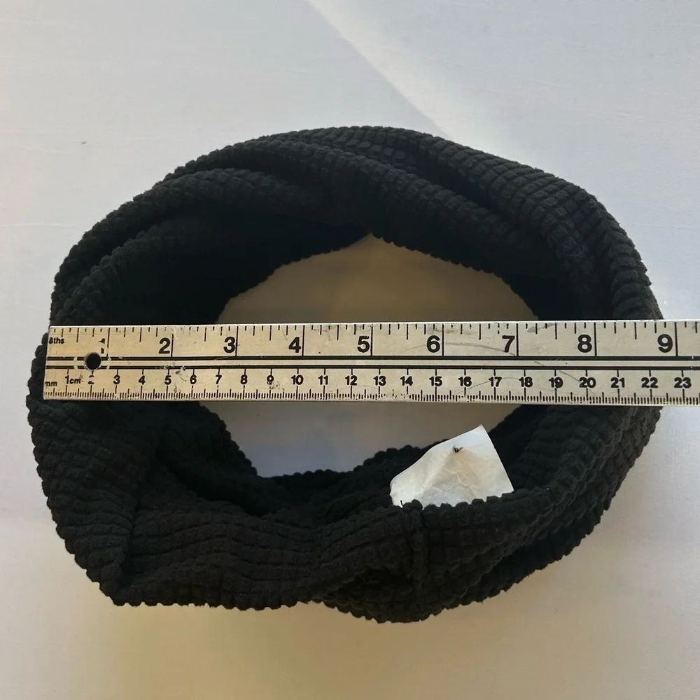 Mountain Ridge Black Textured Fleece Cowl Scarf Crossover Snood - Picture 7 of 7
